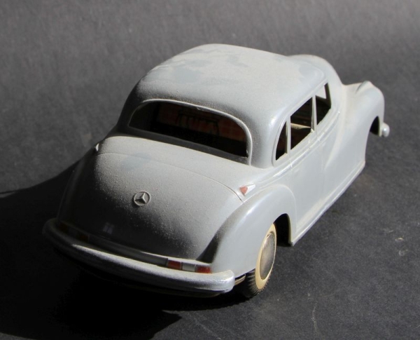 Arnold Mercedes-Benz 300 Adenauer 1953 Plasticmodel with brassbottom (1606)